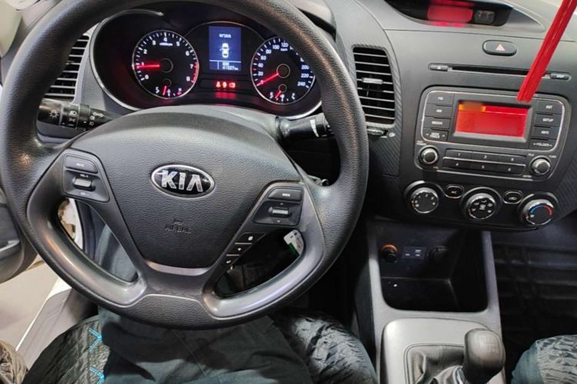 Used Kia K3 2015 1.6L Manual GL Center Console