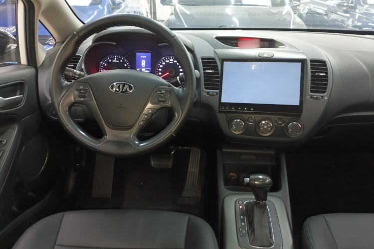 Used Kia K3 2015 1.6L Automatic GLS Center Console