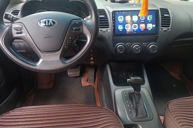 Used Kia K3 2015 1.6L Automatic GL Center Console