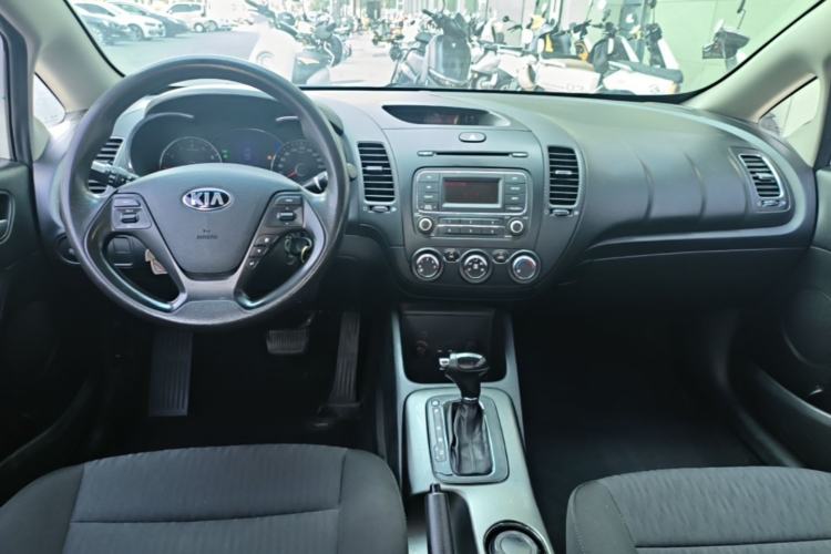Used Kia K3 2015 1.6L Automatic GL Center Console