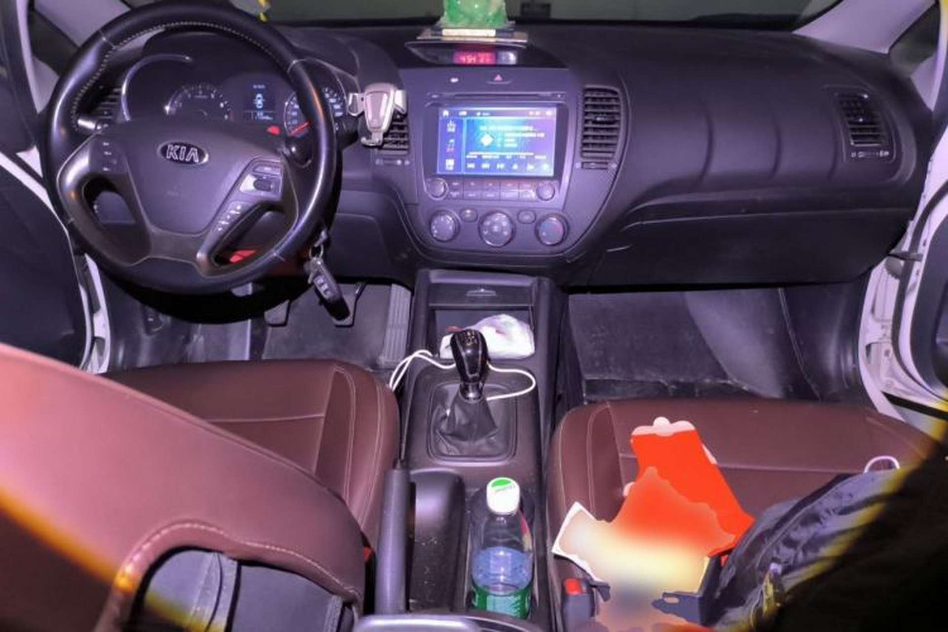 Used Kia K3 2015 1.6L Manual GLS Center Console
