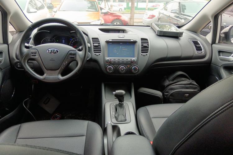 Used Kia K3 2015 1.6L Automatic GLS Center Console