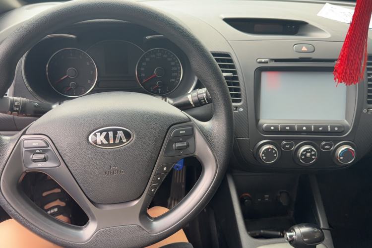 Used Kia K3 2015 1.6L Automatic GL Center Console