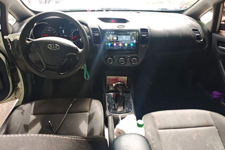Used Kia K3 2015 1.6L Automatic GL Center Console