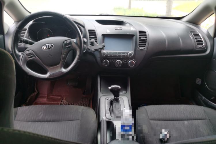 Used Kia K3 2015 1.6L Automatic GLS Center Console