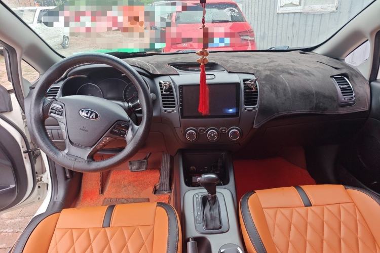 Used Kia K3 2015 1.6L Automatic GL Center Console