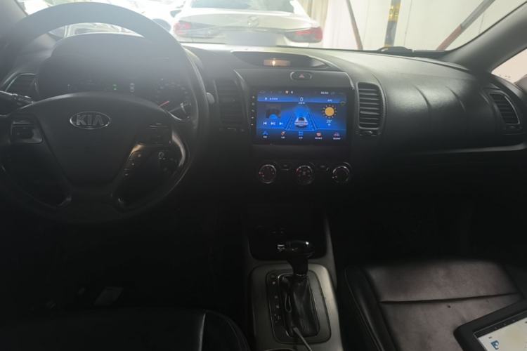 Used Kia K3 2015 1.6L Automatic GL Center Console