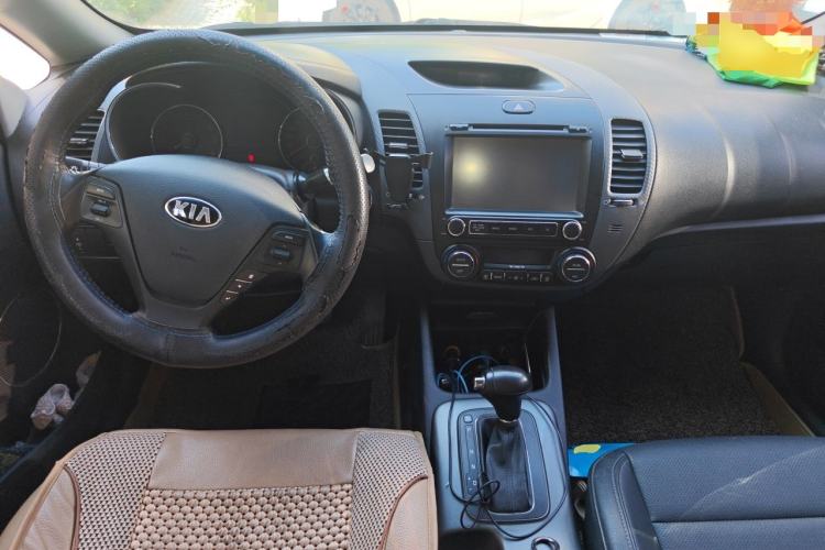Used Kia K3 2015 1.6L Automatic DLX Center Console