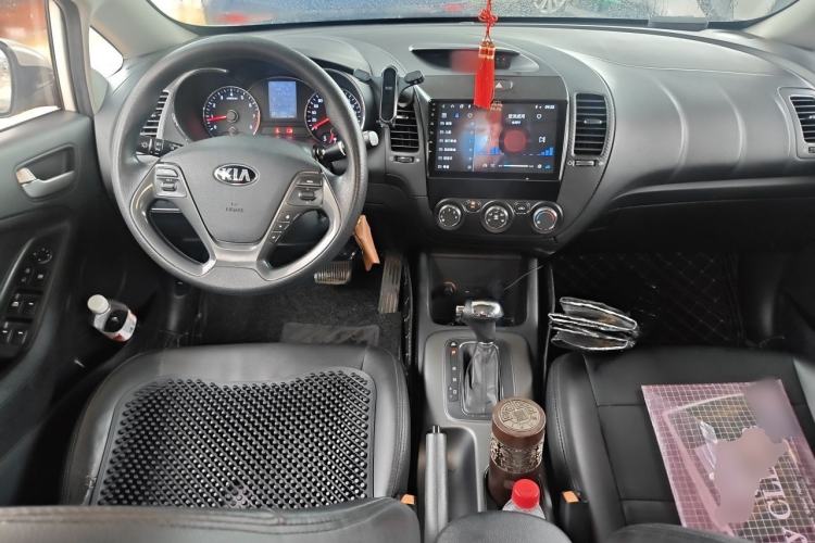 Used Kia K3 2015 1.6L Automatic GL Center Console