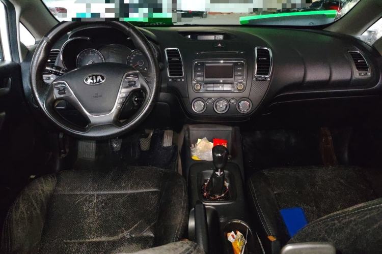 Used Kia K3 2015 1.6L Manual GL Center Console