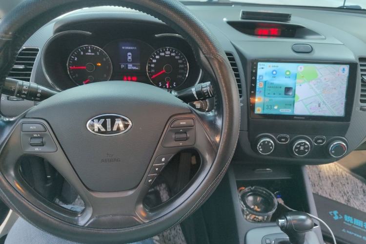 Used Kia K3 2015 1.6L Automatic GLS Center Console