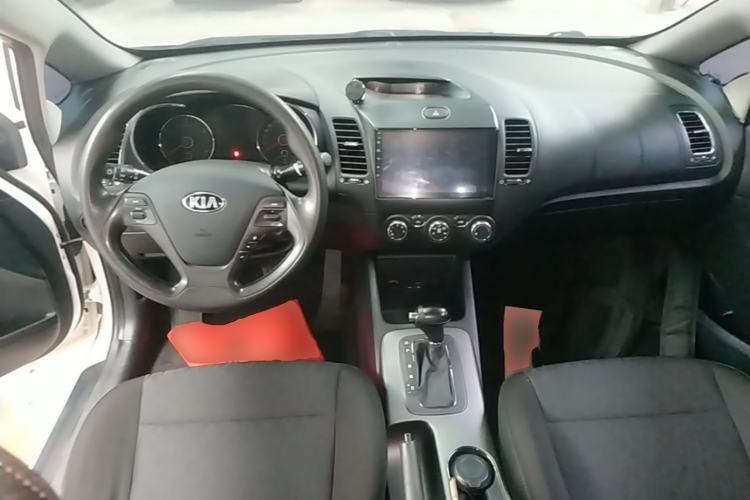 Used Kia K3 2015 1.6L Automatic GL Center Console