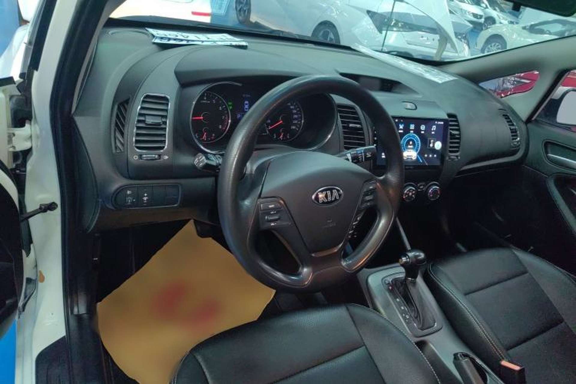 Used Kia K3 2015 1.6L Automatic GL Center Console