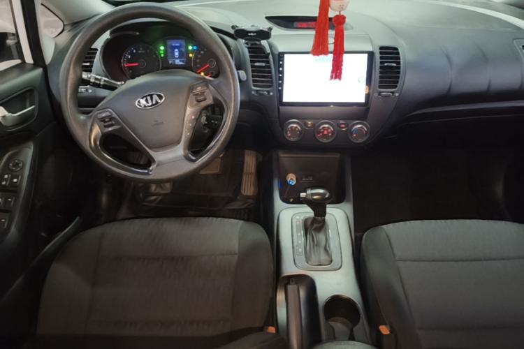 Used Kia K3 2015 1.6L Automatic GL Center Console
