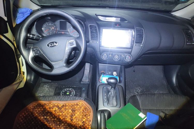Used Kia K3 2015 1.6L Automatic GL Center Console