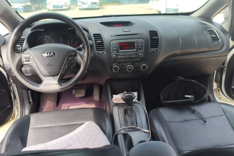 Used Kia K3 2015 1.6L Automatic GL Center Console