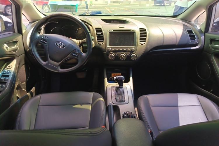 Used Kia K3 2015 1.6L Automatic GLS Center Console