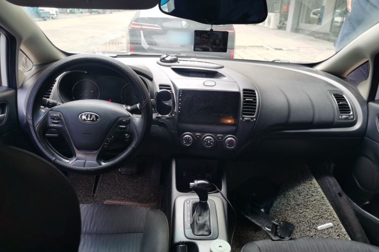 Used Kia K3 2015 1.6L Automatic GL Center Console