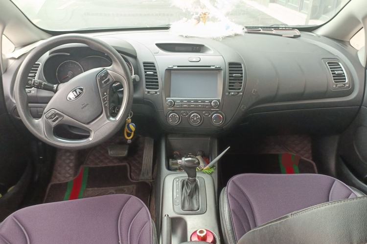 Used Kia K3 2015 1.6L Automatic GL Center Console