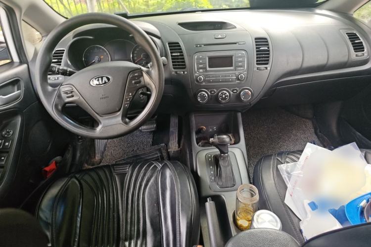 Used Kia K3 2015 1.6L Automatic GL Center Console