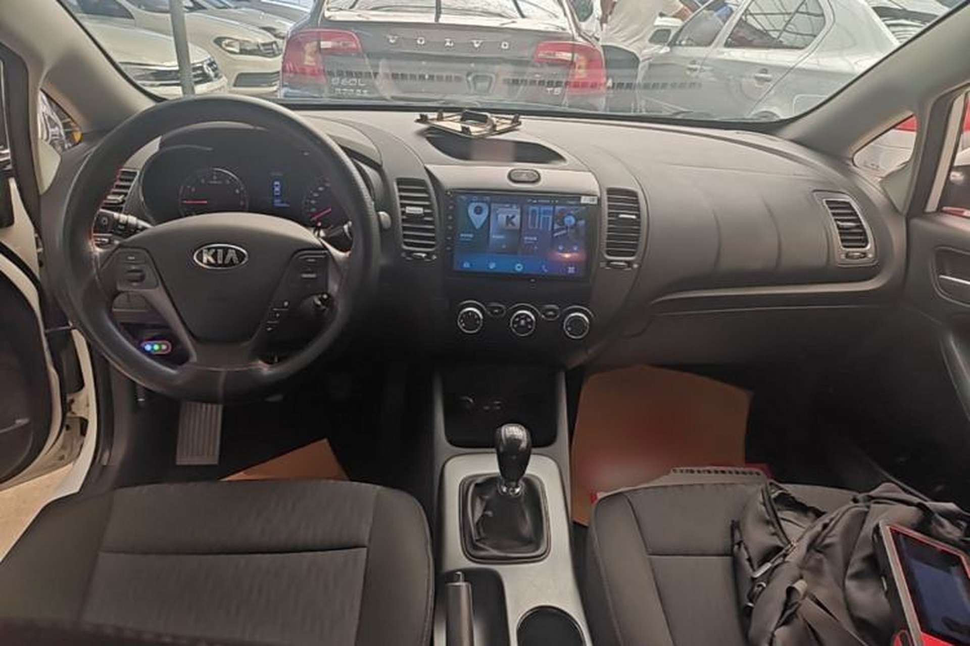 Used Kia K3 2015 1.6L Manual GL Center Console