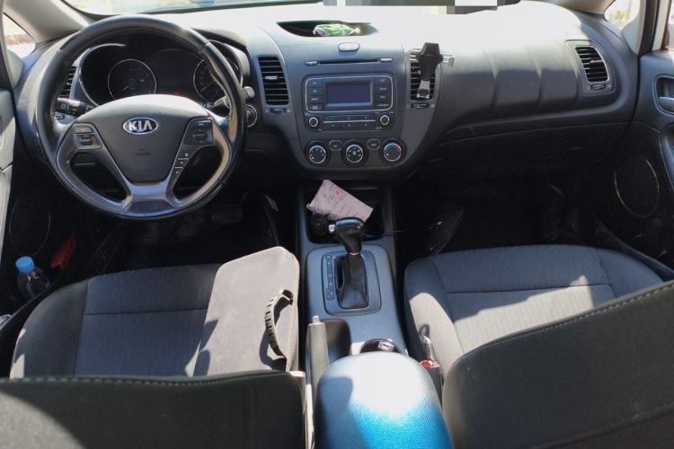 Used Kia K3 2015 1.6L Automatic GLS Center Console