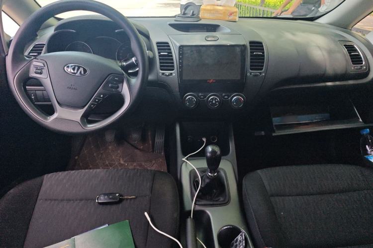 Used Kia K3 2015 1.6L Manual GL Center Console