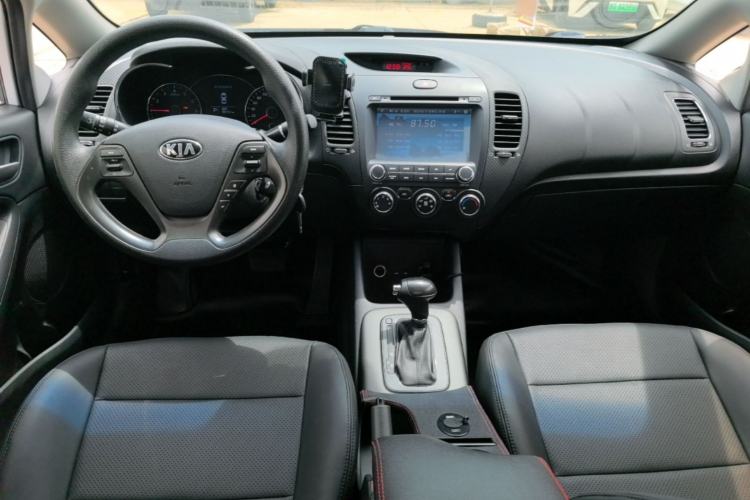 Used Kia K3 2015 1.6L Automatic GL Center Console