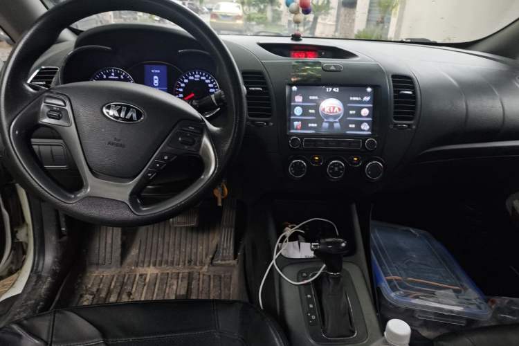 Used Kia K3 2015 1.6L Automatic GL Center Console