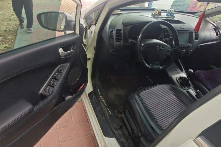 Used Kia K3 2015 1.6L Manual GLS Driver Seat