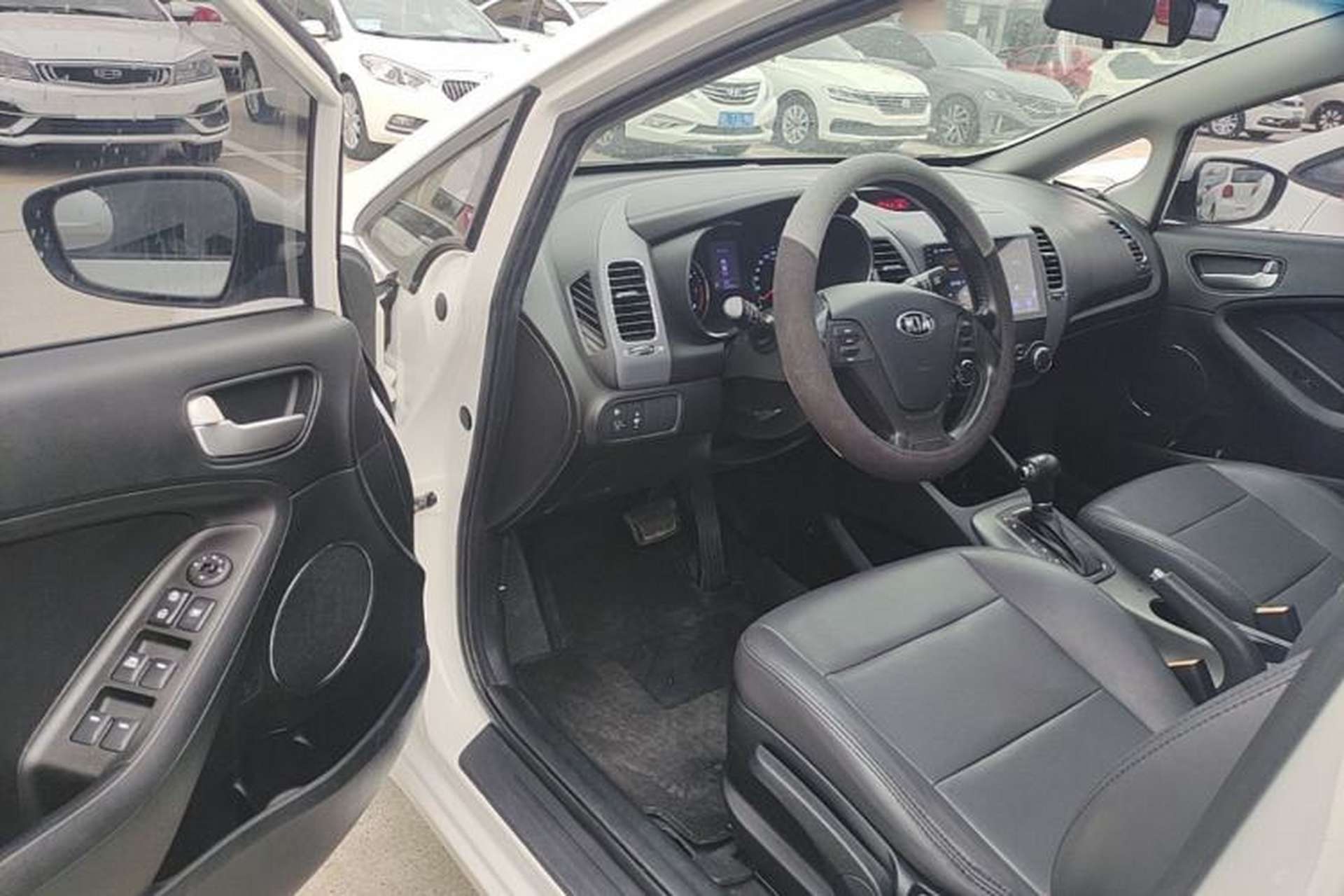 Used Kia K3 2015 1.6L Automatic GLS Driver Seat