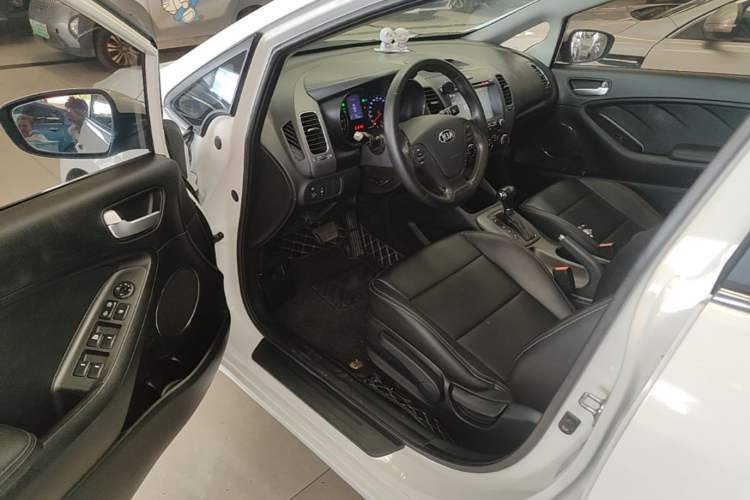 Used Kia K3 2015 1.6L Automatic GLS Driver Seat