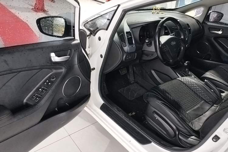 Used Kia K3 2015 1.6L Automatic GLS Driver Seat