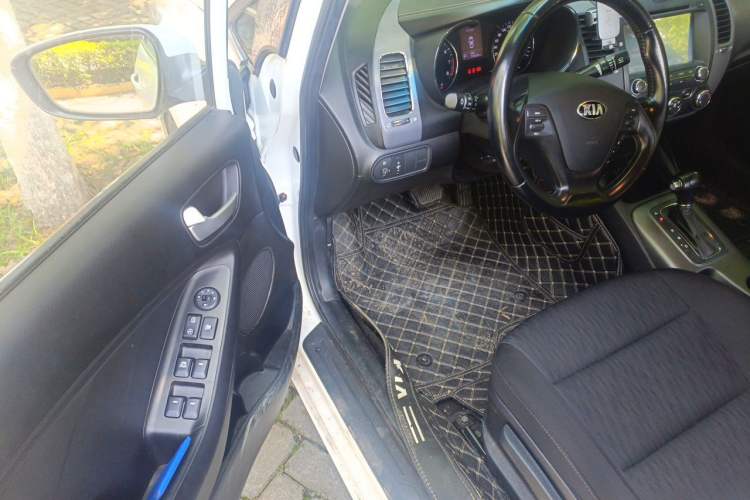 Used Kia K3 2015 1.6L Automatic GLS Driver Seat