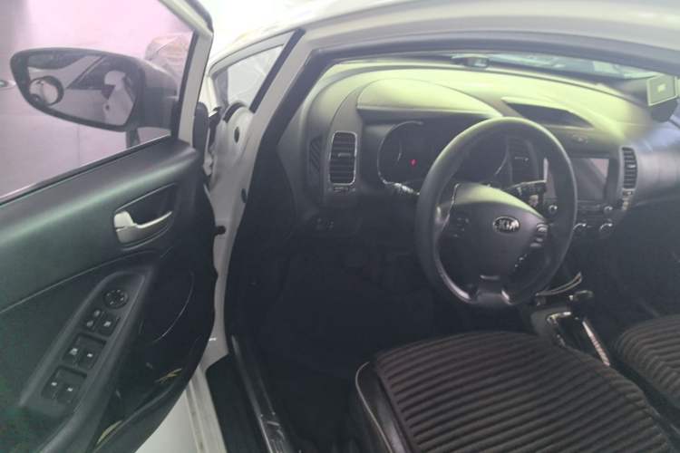 Used Kia K3 2015 1.6L Automatic GLS Driver Seat