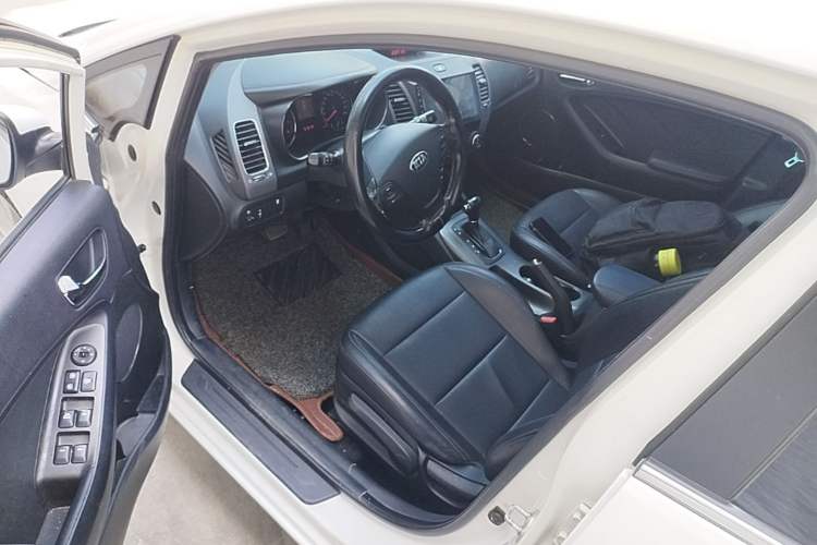 Used Kia K3 2015 1.6L Automatic DLX Driver Seat