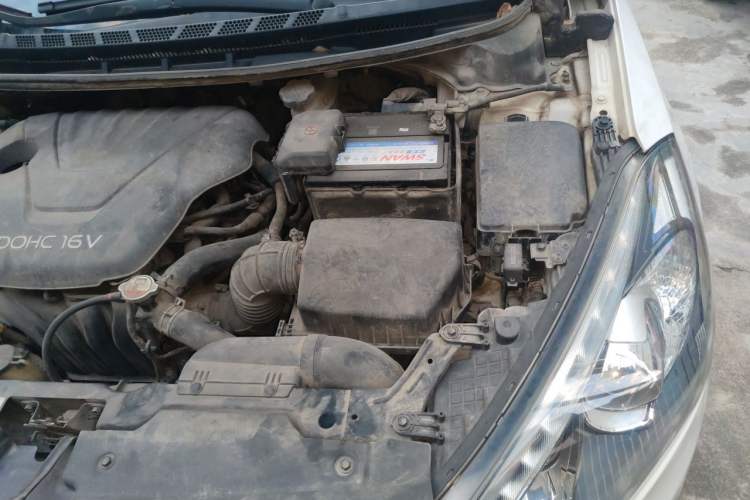 Used Kia K3 2015 1.6L Automatic GLS Engine Bay Left