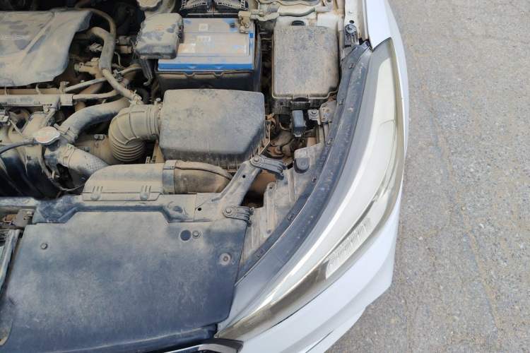 Used Kia K3 2015 1.6L Automatic GLS Engine Bay Left
