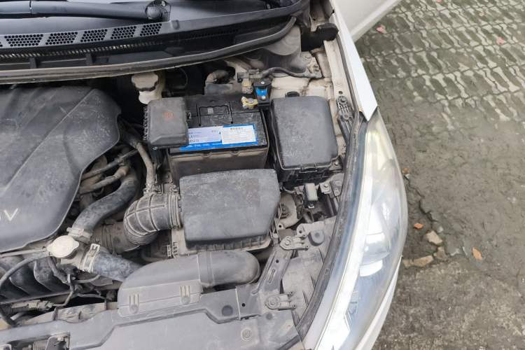 Used Kia K3 2015 1.6L Automatic GLS Engine Bay Left