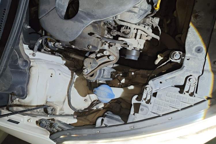 Used Kia K3 2015 1.6L Automatic GL Engine Bay Left