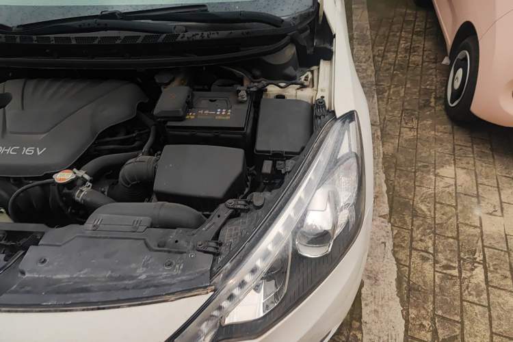 Used Kia K3 2015 1.6L Automatic GLS Engine Bay Left