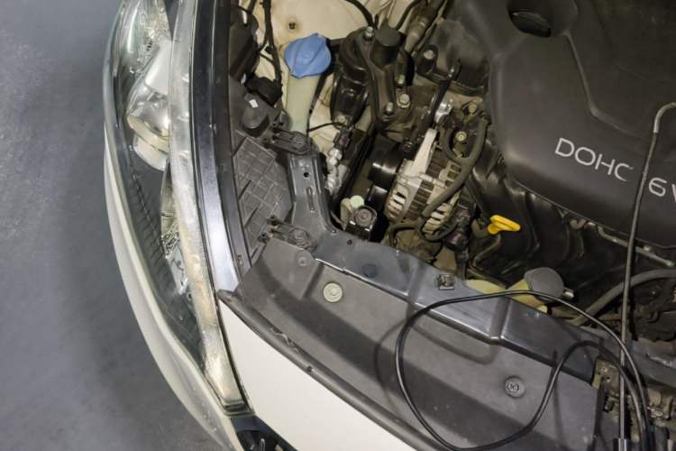 Used Kia K3 2015 1.6L Automatic GLS Engine Bay Right