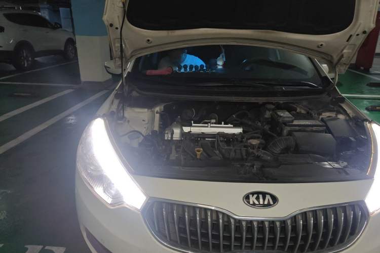 Used Kia K3 2015 1.6L Automatic GLS Engine Bay Right