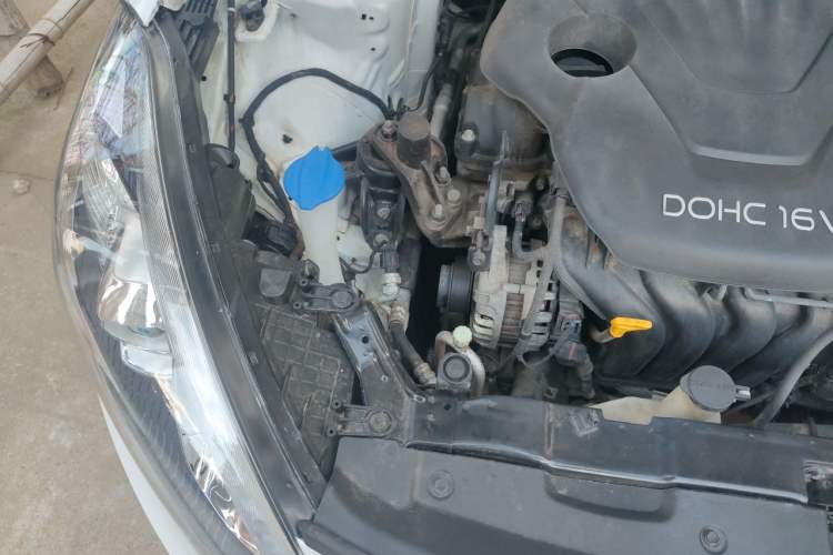 Used Kia K3 2015 1.6L Automatic GLS Engine Bay Right