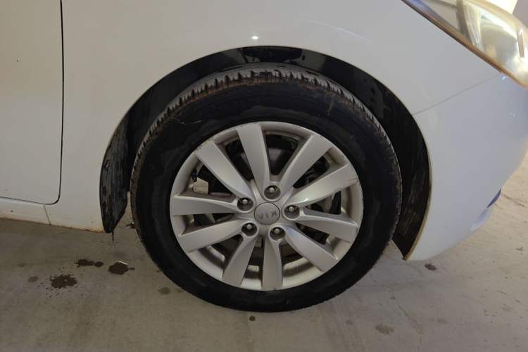 Used Kia K3 2015 1.6L Automatic GLS Exterior 1