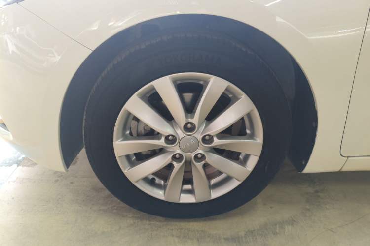 Used Kia K3 2015 1.6L Automatic GLS Exterior 4