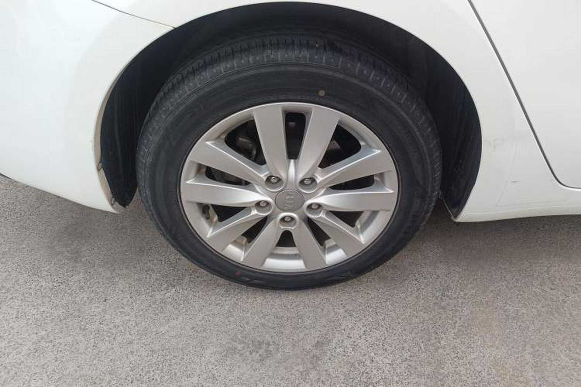 Used Kia K3 2015 1.6L Automatic GL Exterior 5
