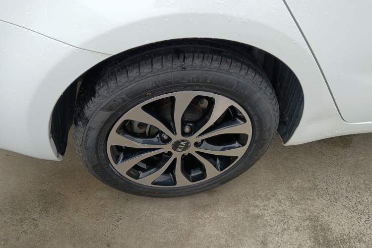 Used Kia K3 2015 1.6L Automatic GLS Exterior 5