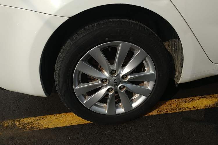 Used Kia K3 2015 1.6L Manual GLS Exterior 5