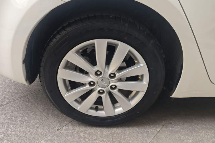 Used Kia K3 2015 1.6L Manual GLS Exterior 5